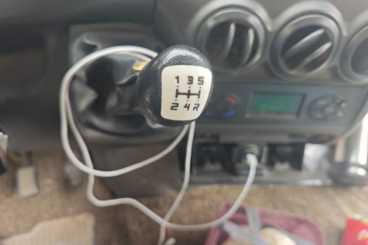 Used Iveco Power Daily 2012 2.5T-A32 Base Version Gear Lever