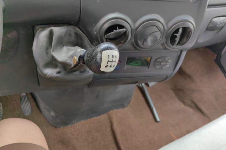 Used Iveco Power Daily 2012 2.5T-A32 Base Version Gear Lever