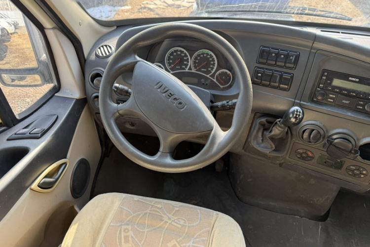 Used Iveco Power Daily 2012 2.5T-A32 Base Version Interior 4