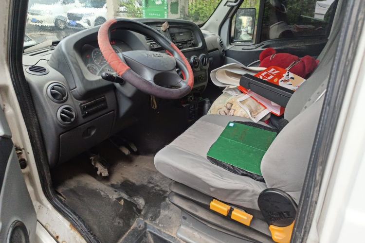 Used Iveco Power Daily 2012 2.5T-A32 Base Version Left Front Seat