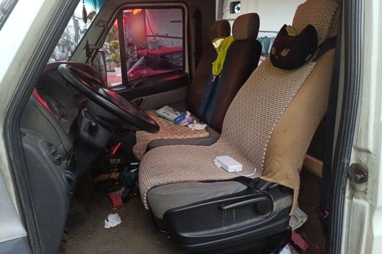 Used Iveco Power Daily 2012 2.5T-A32 Base Version Left Front Seat