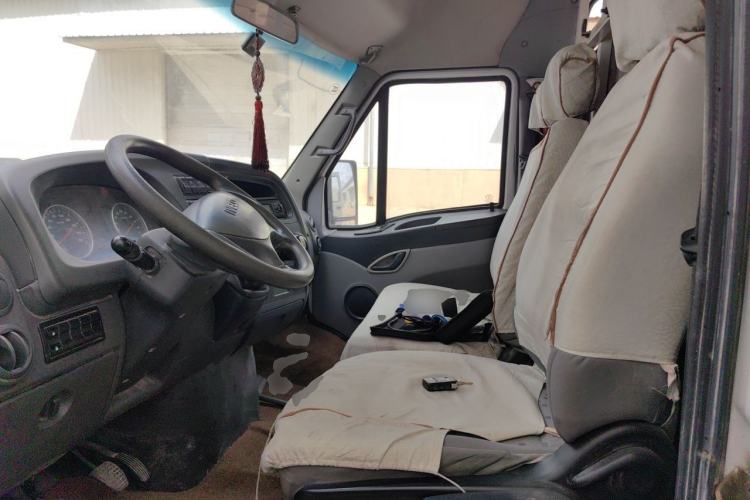Used Iveco Power Daily 2012 2.5T-A32 Base Version Left Front Seat