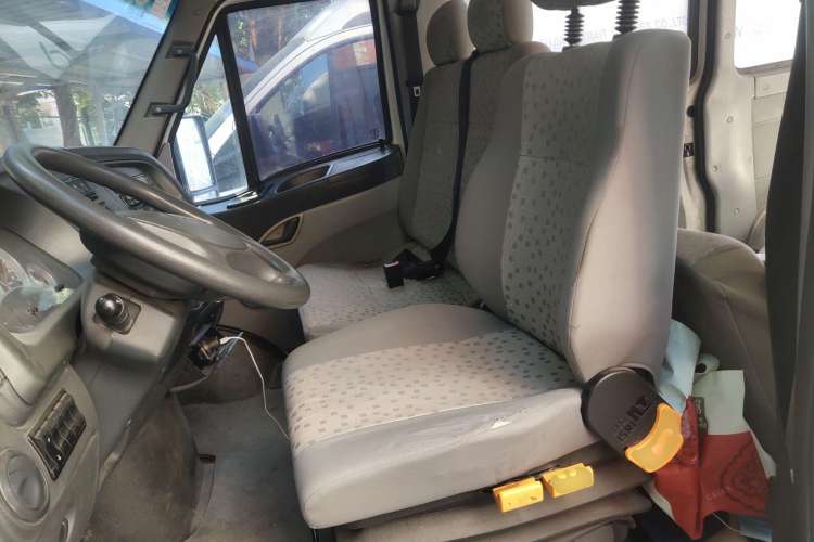 Used Iveco Power Daily 2012 2.5T-A32 Base Version Left Front Seat