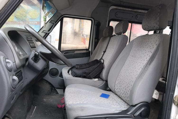 Used Iveco Power Daily 2012 2.5T-A32 Base Version Left Front Seat