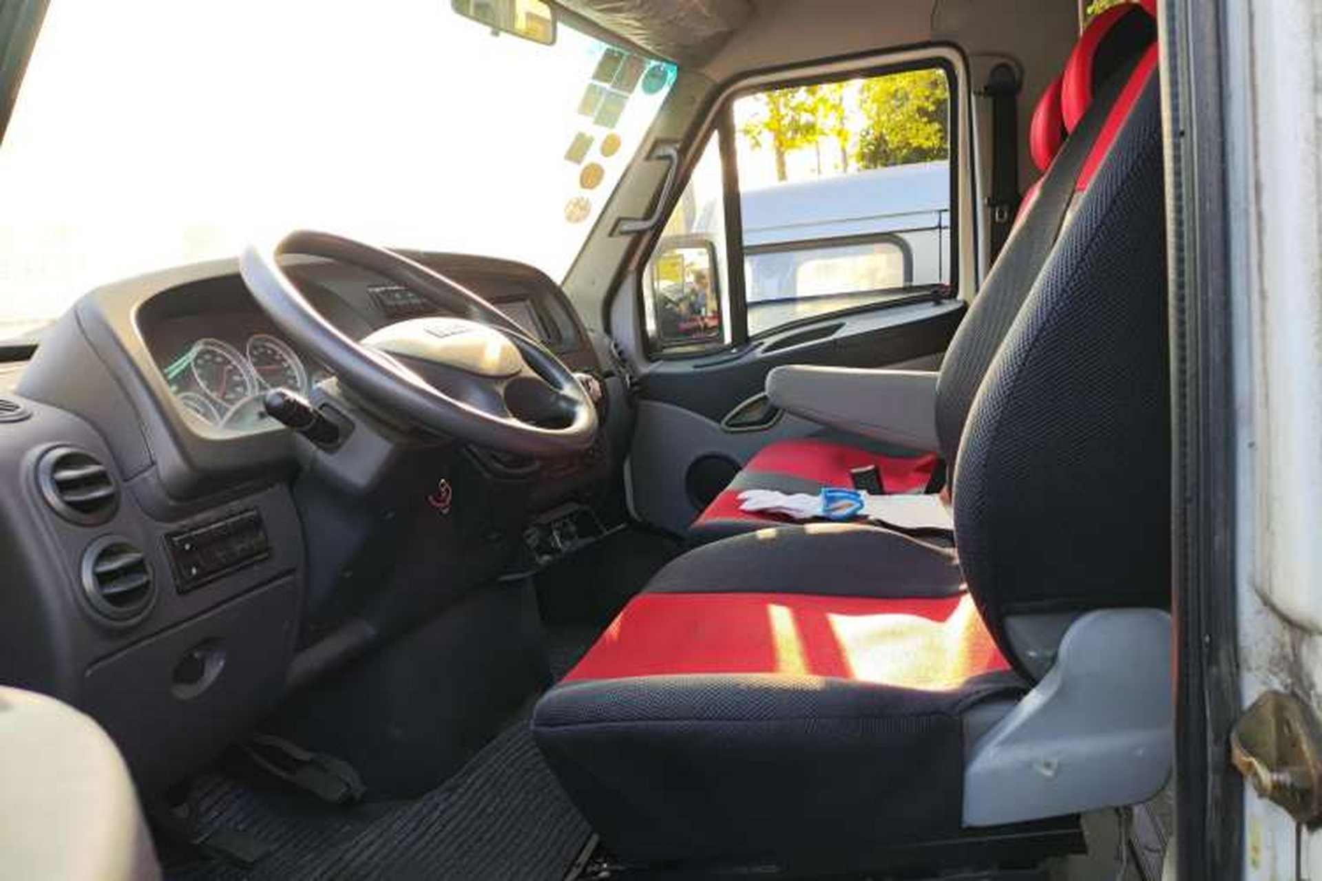 Used Iveco Power Daily 2012 2.5T-A32 Base Version Left Front Seat