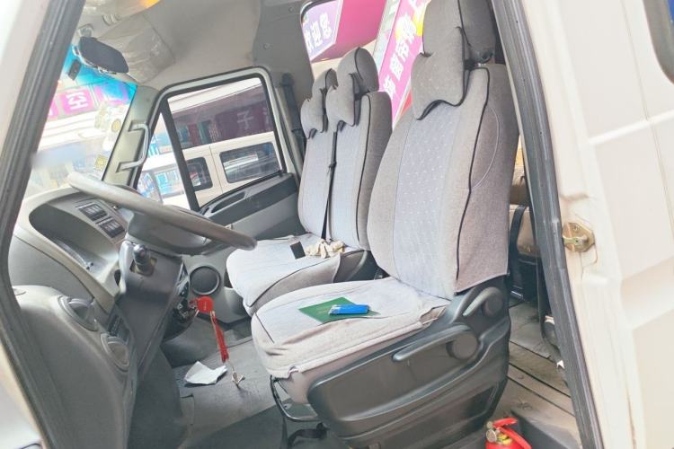 Used Iveco Power Daily 2012 2.5T-A32 Base Version Left Front Seat