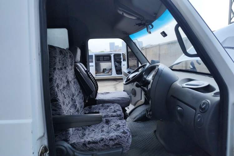 Used Iveco Power Daily 2012 2.5T-A32 Base Version Left Rear Seat