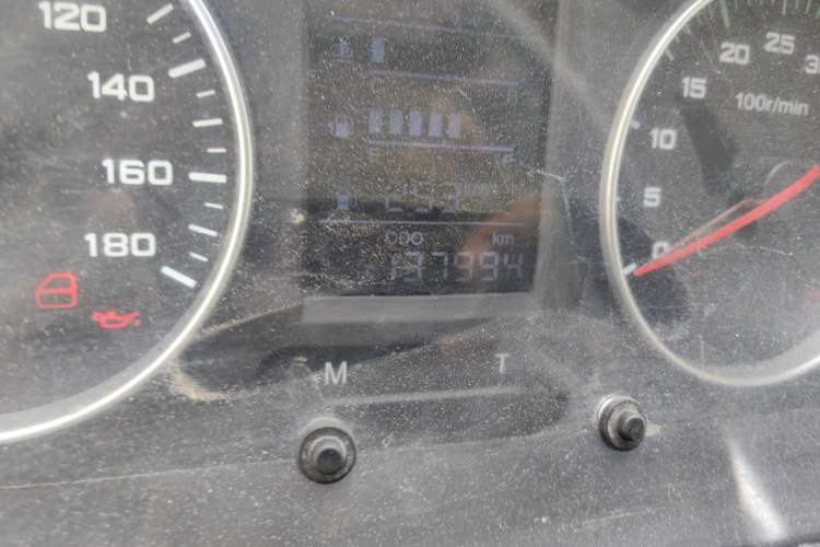 Used Iveco Power Daily 2012 2.5T-A32 Base Version Odometer Close Up