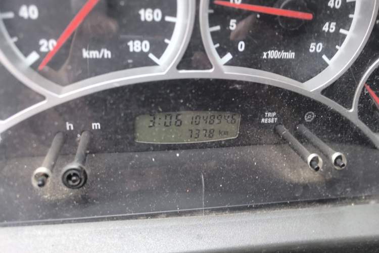 Used Iveco Power Daily 2012 2.5T-A32 Base Version Odometer Close Up