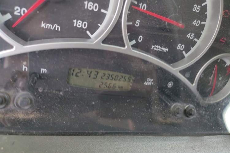 Used Iveco Power Daily 2012 2.5T-A32 Base Version Odometer Close Up
