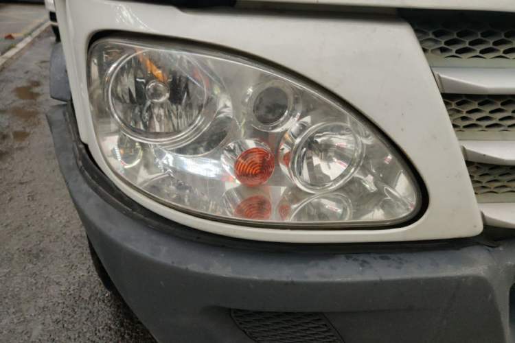 Used Iveco Power Daily 2012 2.5T-A32 Base Version Right Front Headlight