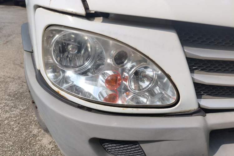 Used Iveco Power Daily 2012 2.5T-A32 Base Version Right Front Headlight
