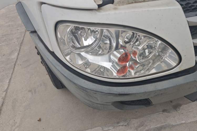 Used Iveco Power Daily 2012 2.5T-A32 Base Version Right Front Headlight