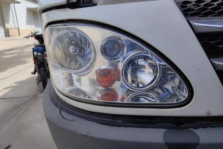 Used Iveco Power Daily 2012 2.5T-A32 Base Version Right Front Headlight