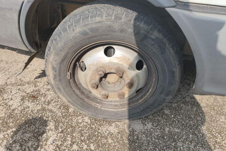 Used Iveco Power Daily 2012 2.5T-A32 Base Version Right Front Wheel Hub