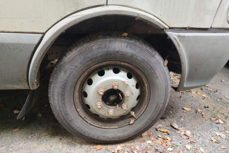 Used Iveco Power Daily 2012 2.5T-A32 Base Version Right Front Wheel Hub