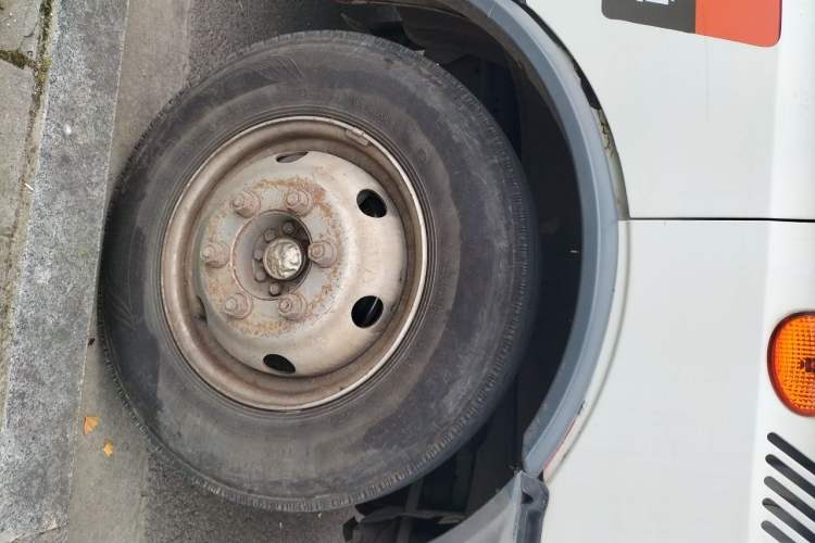 Used Iveco Power Daily 2012 2.5T-A32 Base Version Right Front Wheel Hub