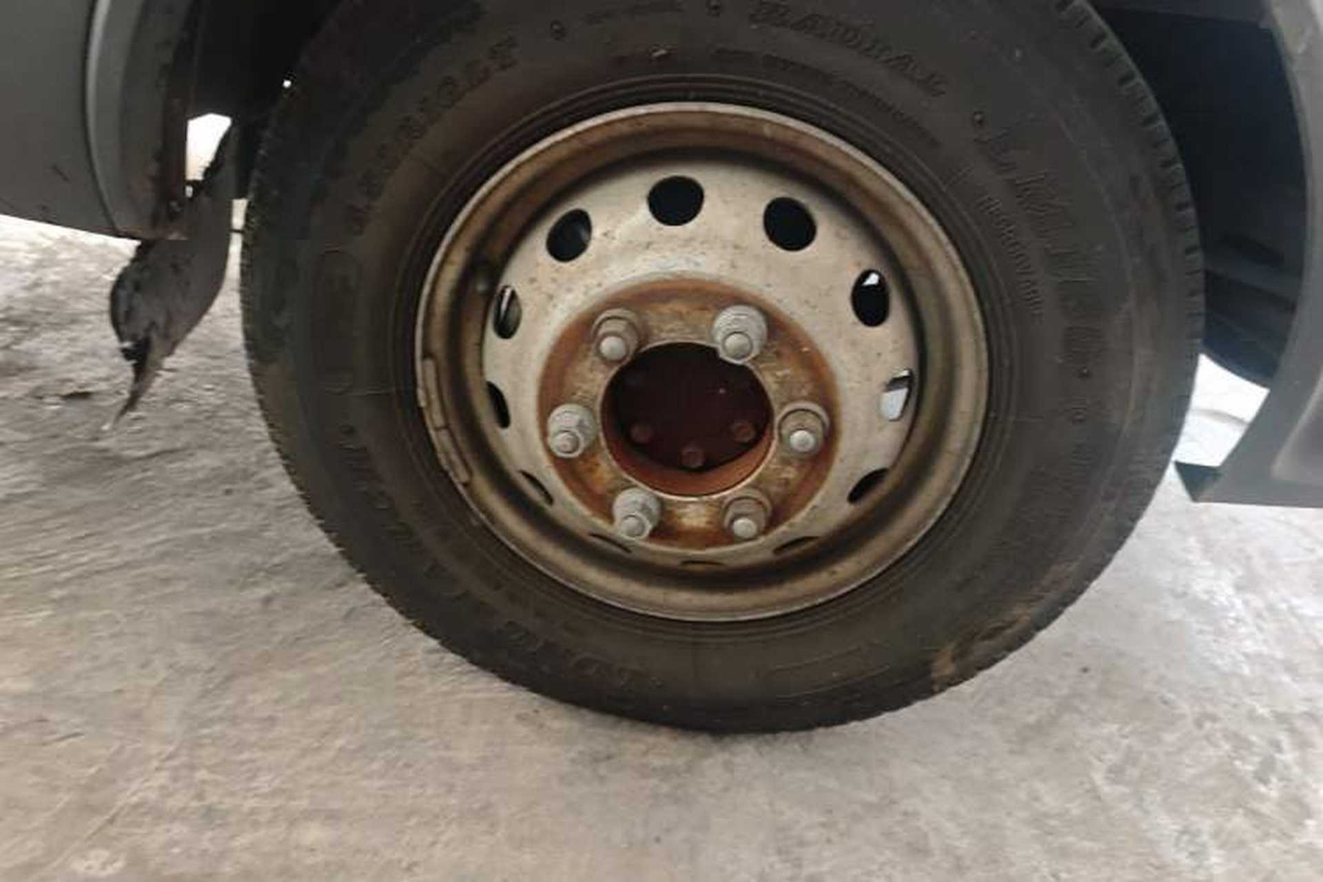 Used Iveco Power Daily 2012 2.5T-A32 Base Version Right Front Wheel Hub