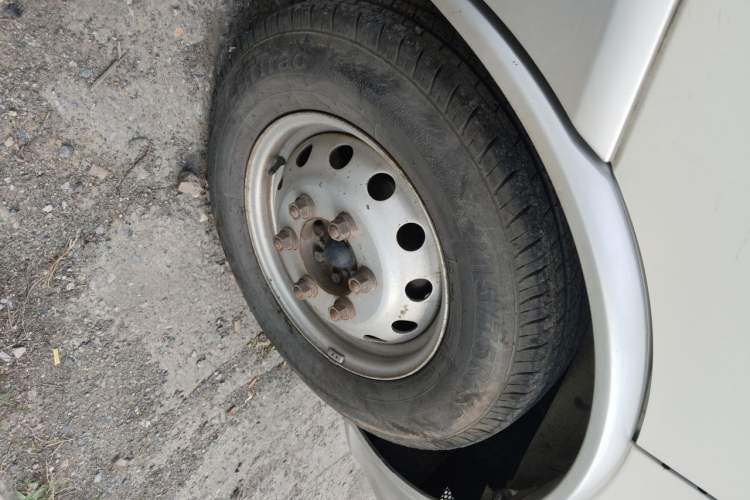 Used Iveco Power Daily 2012 2.5T-A32 Base Version Right Front Wheel Hub