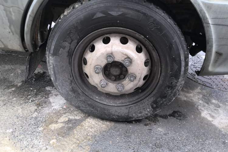 Used Iveco Power Daily 2012 2.5T-A32 Base Version Right Front Wheel Hub