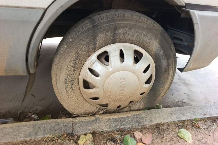 Used Iveco Power Daily 2012 2.5T-A32 Base Version Right Front Wheel Hub