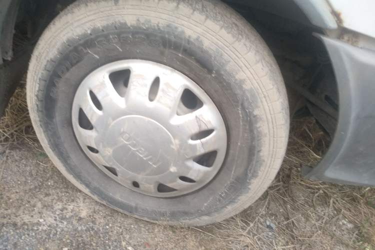 Used Iveco Power Daily 2012 2.5T-A32 Base Version Right Front Wheel Hub