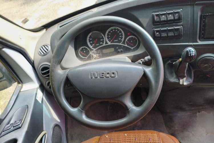 Used Iveco Power Daily 2012 2.5T-A32 Base Version Steering Wheel