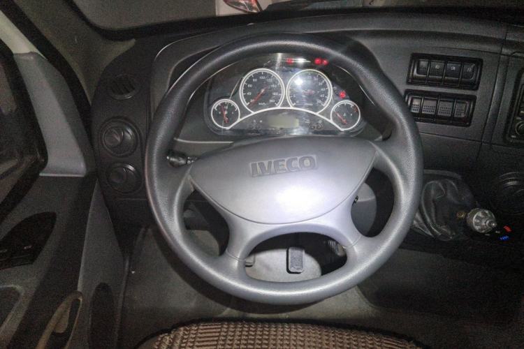 Used Iveco Power Daily 2012 2.5T-A32 Base Version Steering Wheel