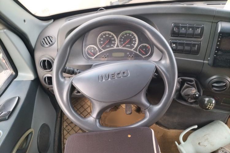 Used Iveco Power Daily 2012 2.5T-A32 Base Version Steering Wheel