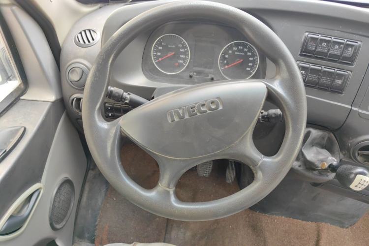 Used Iveco Power Daily 2012 2.5T-A32 Base Version Steering Wheel