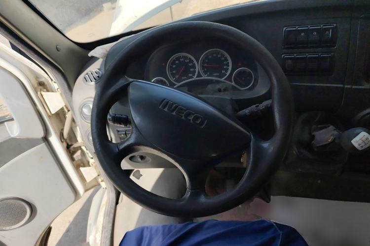 Used Iveco Power Daily 2012 2.5T-A32 Base Version Steering Wheel