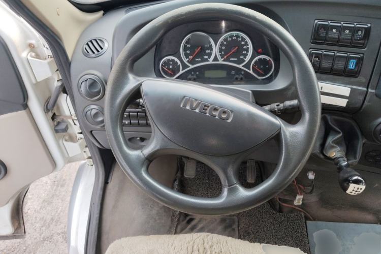 Used Iveco Power Daily 2012 2.5T-A32 Base Version Steering Wheel