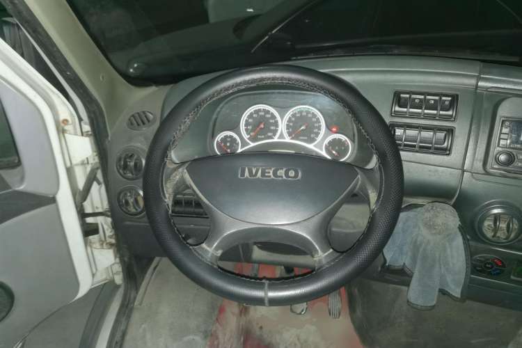 Used Iveco Power Daily 2012 2.5T-A32 Base Version Steering Wheel