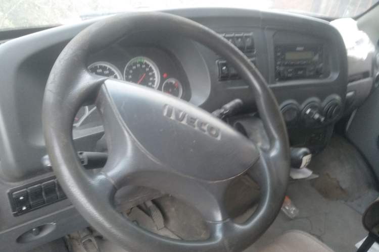Used Iveco Power Daily 2012 2.5T-A32 Base Version Steering Wheel