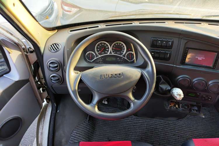 Used Iveco Power Daily 2012 2.5T-A32 Base Version Steering Wheel