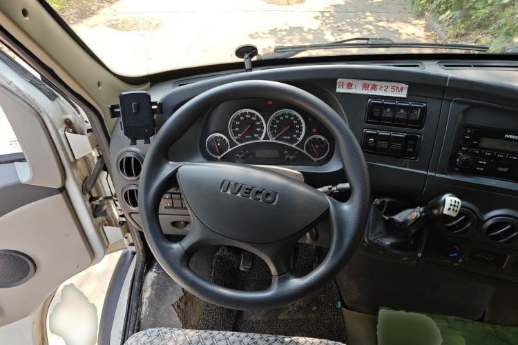 Used Iveco Power Daily 2012 2.5T-A32 Base Version Steering Wheel