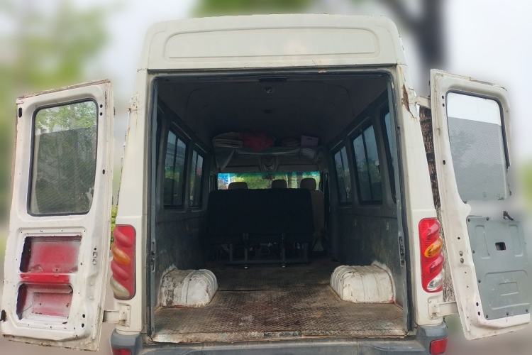 Used Iveco Power Daily 2012 2.5T-A32 Base Version Trunk