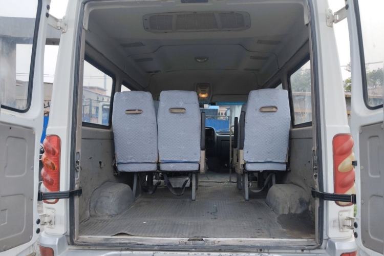 Used Iveco Power Daily 2012 2.5T-A32 Base Version Trunk
