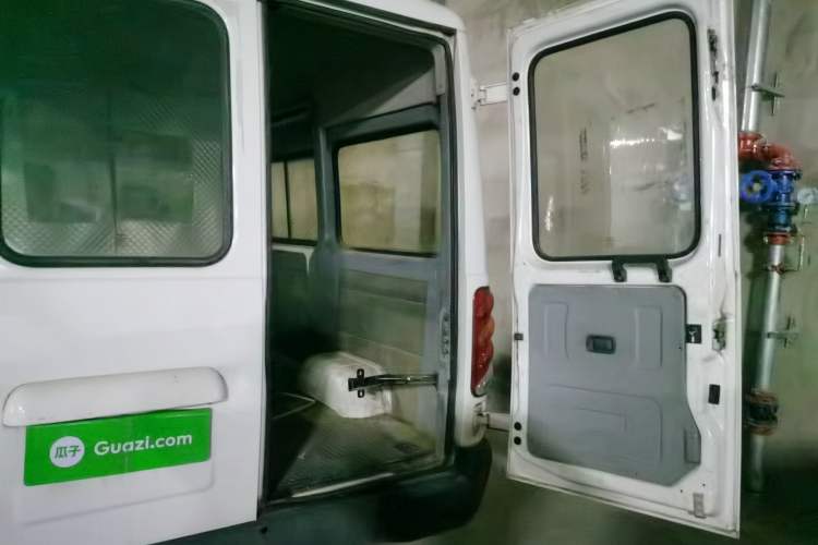 Used Iveco Power Daily 2012 2.5T-A32 Base Version Trunk