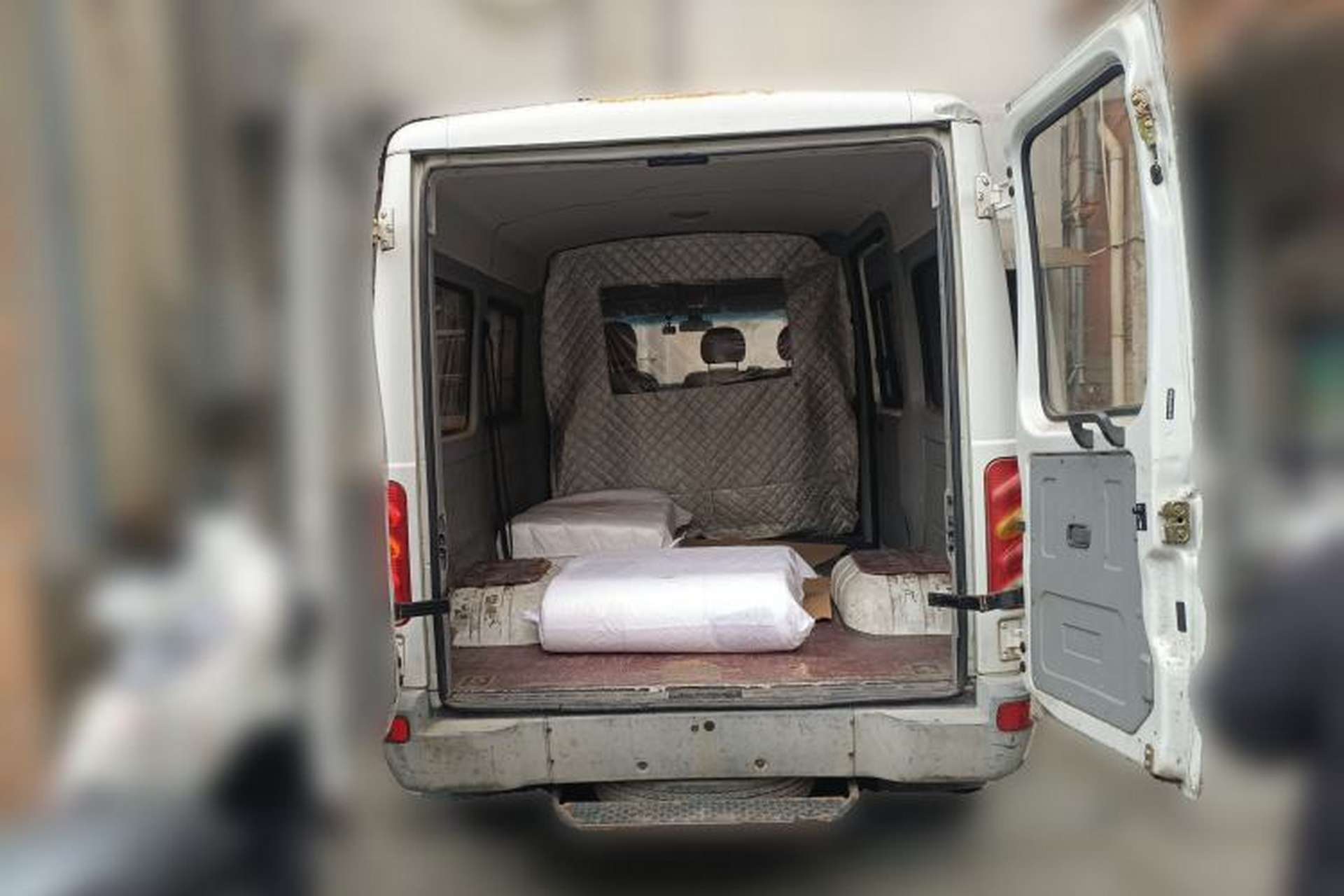 Used Iveco Power Daily 2012 2.5T-A32 Base Version Trunk