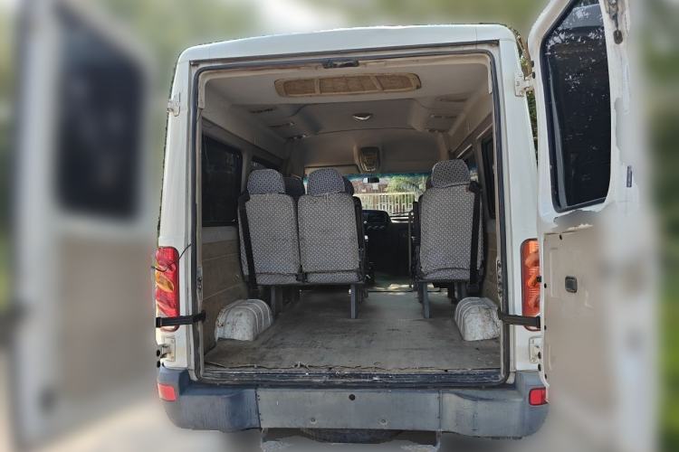 Used Iveco Power Daily 2012 2.5T-A32 Base Version Trunk