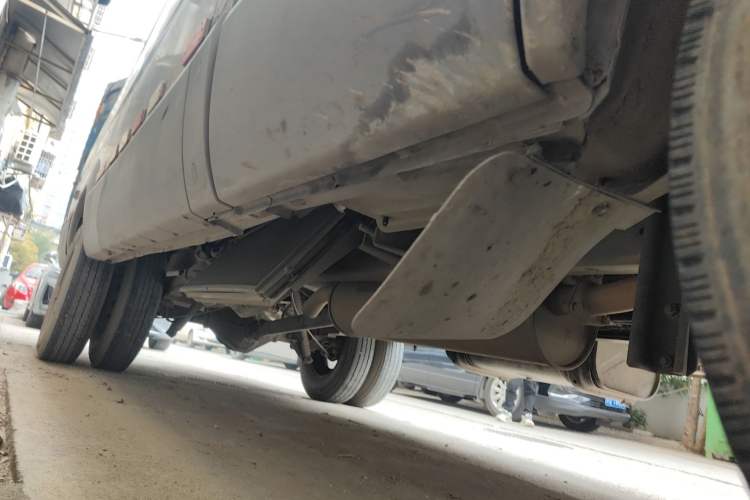 Used Iveco Power Daily 2013 2.8T-V36 Box Truck Chassis Front Right