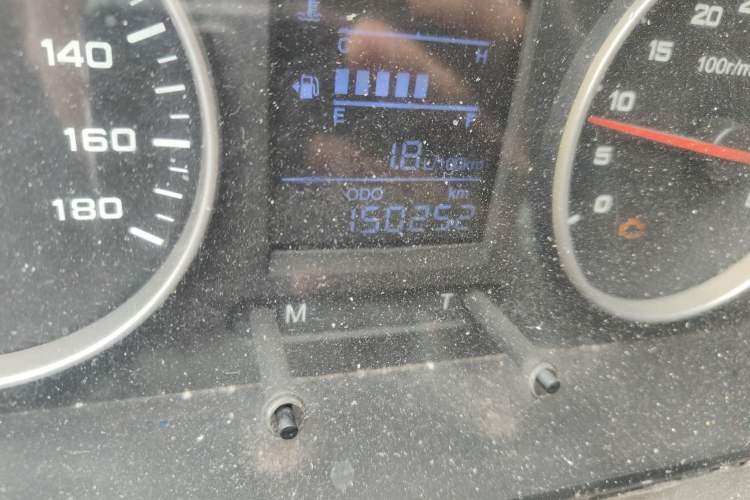 Used Iveco Power Daily 2013 2.8T-V36 Box Truck Odometer Close Up