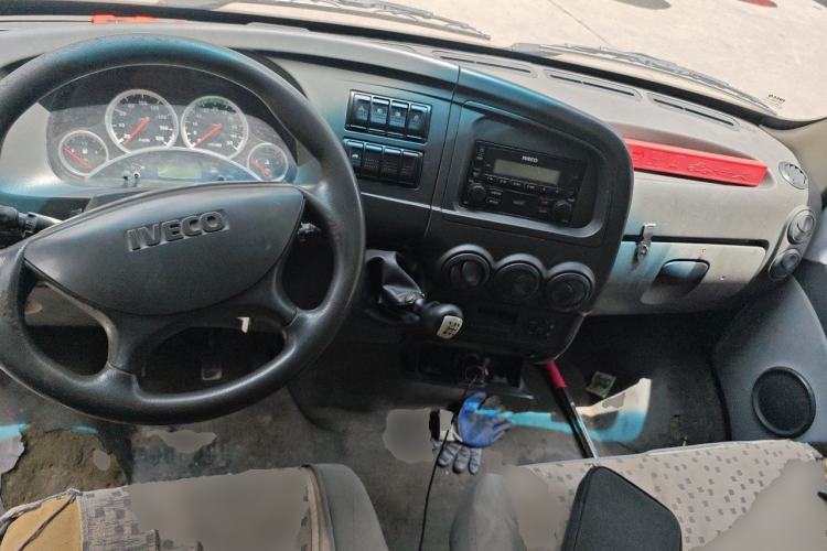 Used Iveco Power Daily 2013 2.8T-A32 All-Round Edition Center Console