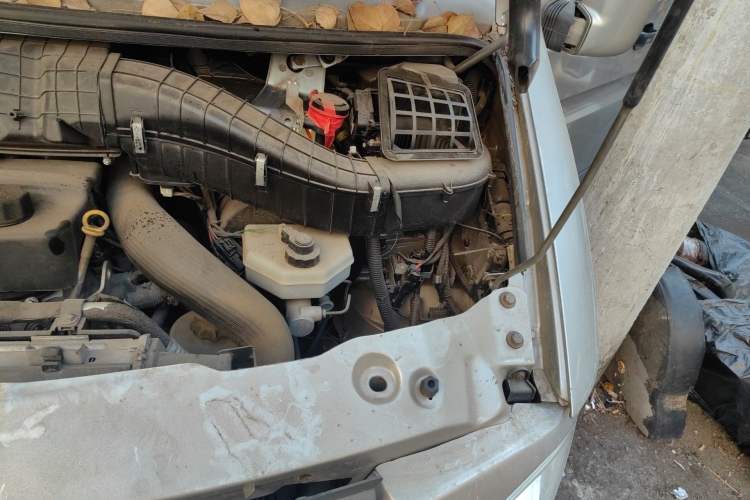 Used Iveco Power Daily 2013 3.0T-V39 Low-Roof Box Truck F1C Engine Bay Left