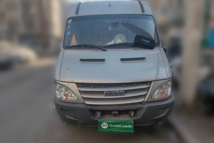 Used Iveco Power Daily 2013 3.0T-V39 Low-Roof Box Truck F1C Front