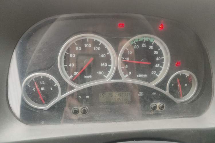 Used Iveco Power Daily 2013 2.5T-V39 Low-Roof Box Truck Instrument Cluster