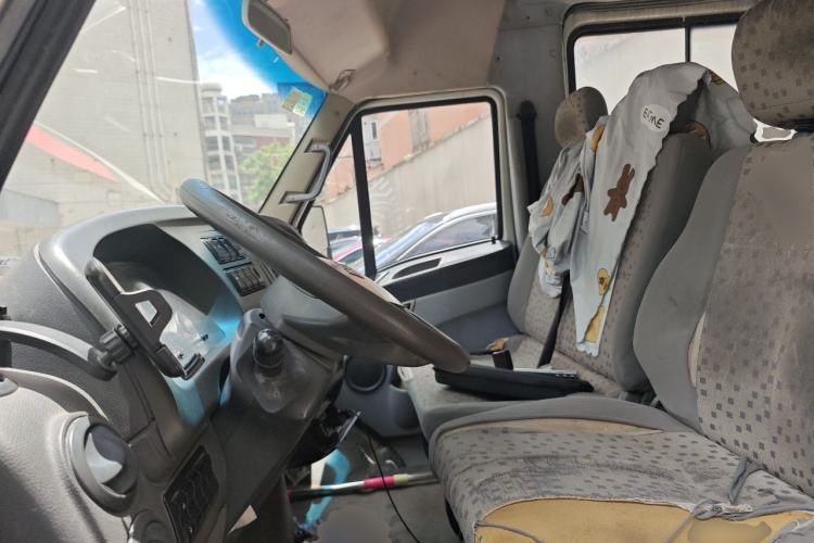 Used Iveco Power Daily 2013 2.8T-A32 All-Round Edition Left Front Seat