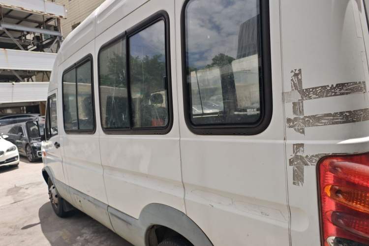Used Iveco Power Daily 2013 2.8T-A32 All-Round Edition Rear Left 45 Deg