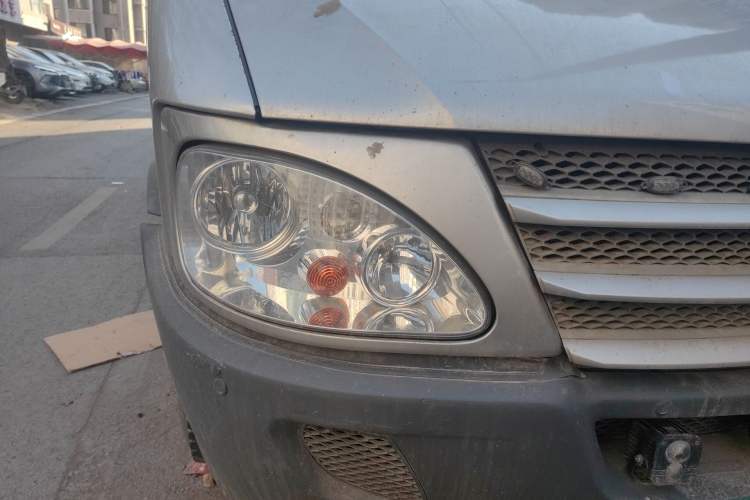 Used Iveco Power Daily 2013 3.0T-V39 Low-Roof Box Truck F1C Right Front Headlight